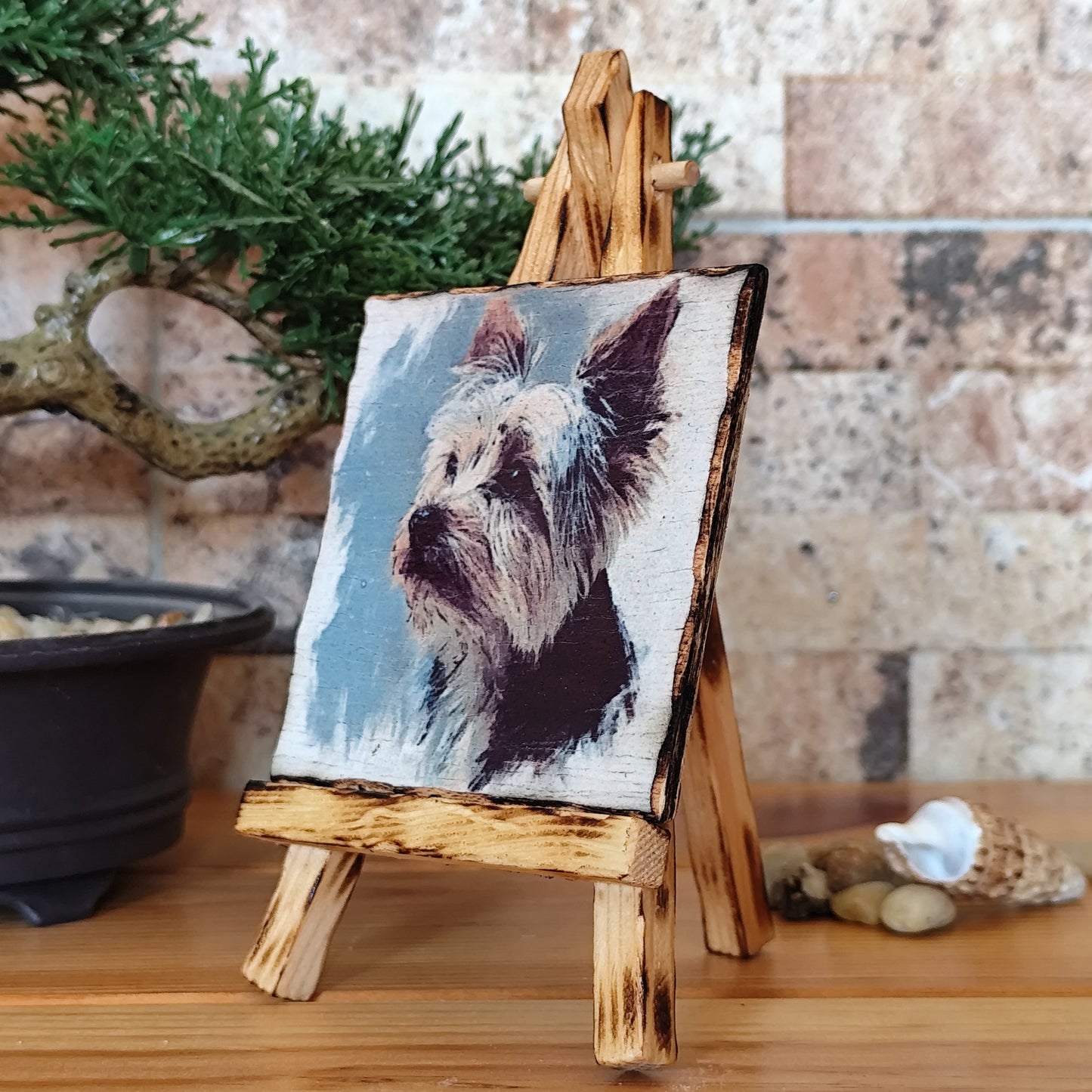 Retrato artesanal de Yorkshire Terrier en madera