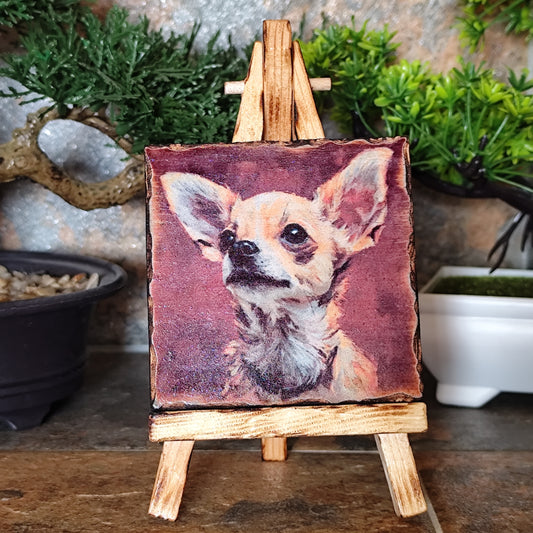 Retrato artesanal de chihuahua sobre madera